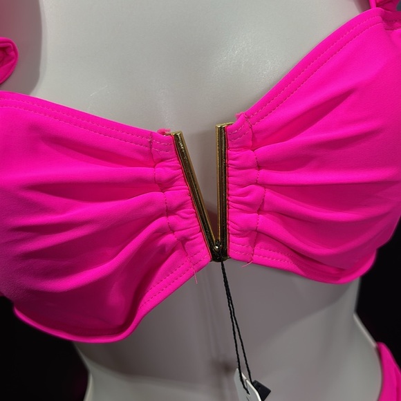 Sporlike High Waisted,V-cut gold trim ruffle top, tie knot/bow bottoms,padded - Picture 6 of 14